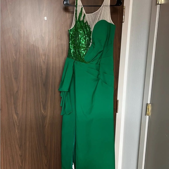 Green Mermaid Evening Dresses - Picture 5 of 6